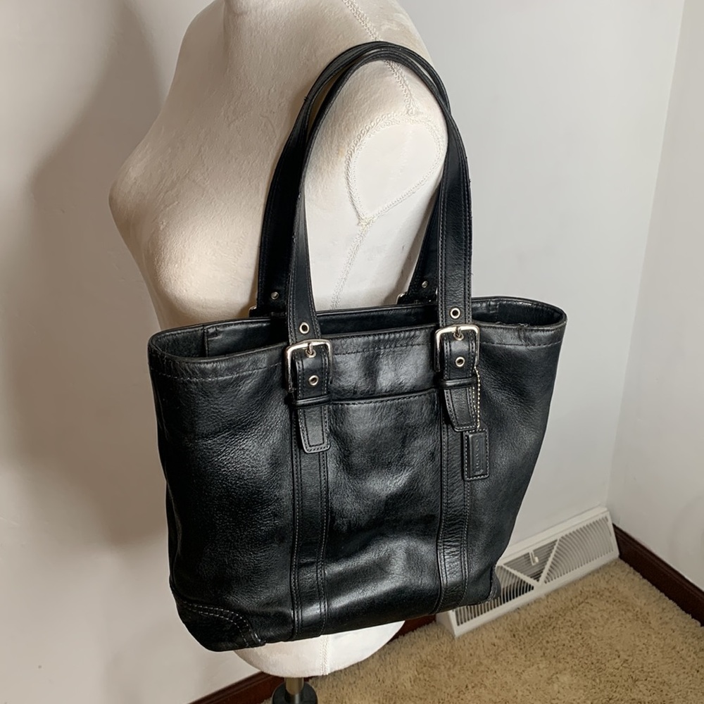 Coach Hampton Vintage Black Leather Small Tote Shoulder Bag. CP3795